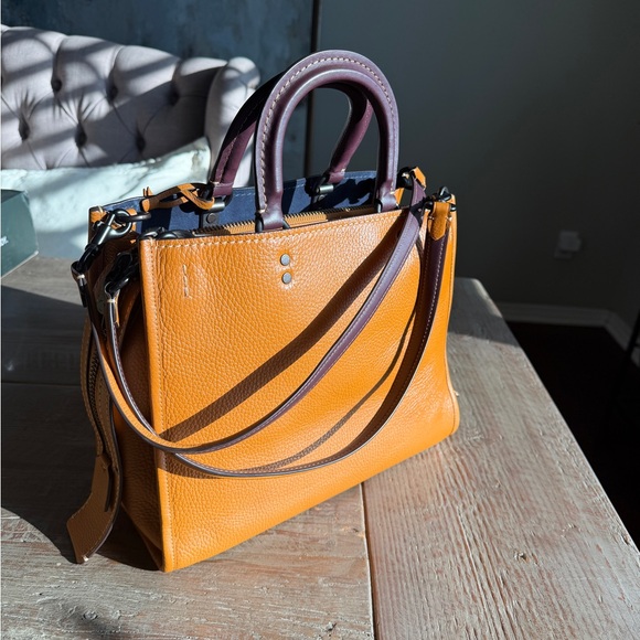 Coach 1941 Rogue 30 in the coveted Butterscotch - Picture 2 of 11